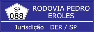 Trânsito na Rodovia Pedro Eroles SP 088