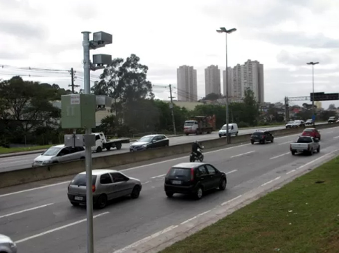 Reforço na sinalização intensifica segurança no trecho urbano da SP-270